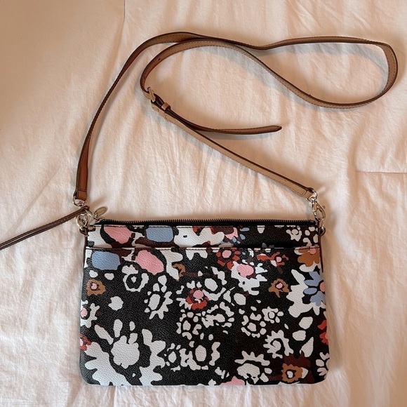 Fossil NWOT Women Sydney Crossbody Bag Top Zip Dark Floral w/Brass-Tone Hardware - Picture 1 of 6